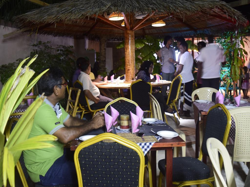 Alvi Star Inn Thulhaadhoo Esterno foto