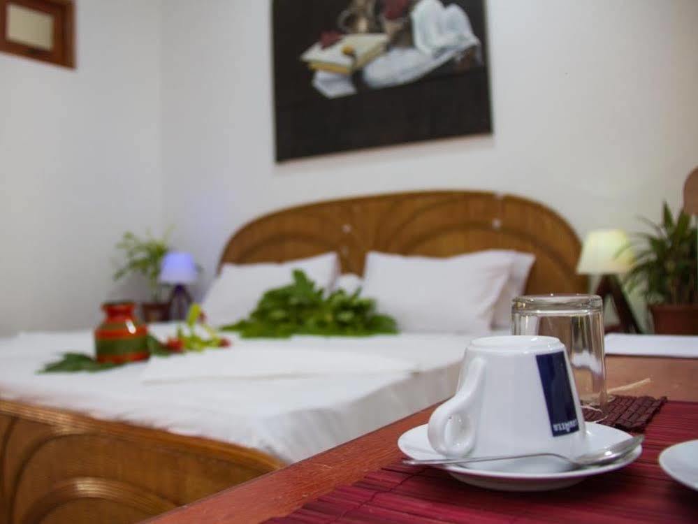 Alvi Star Inn Thulhaadhoo Esterno foto